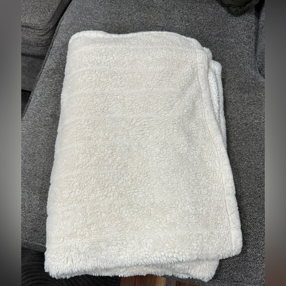 Cozy Light Cream Blanket 4x5